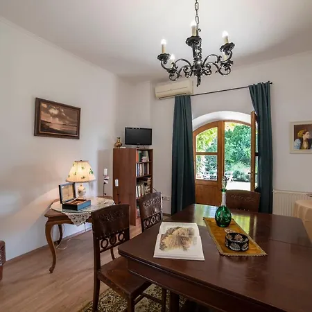 Kis Helikon Hotel 4*