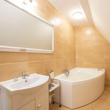 Kis Helikon Hotel 4*